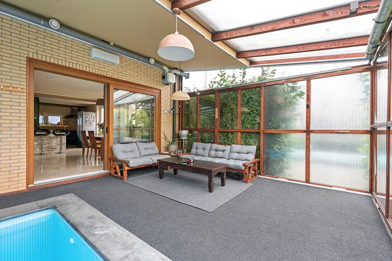 Terras - Bouw van een terras met zwembad